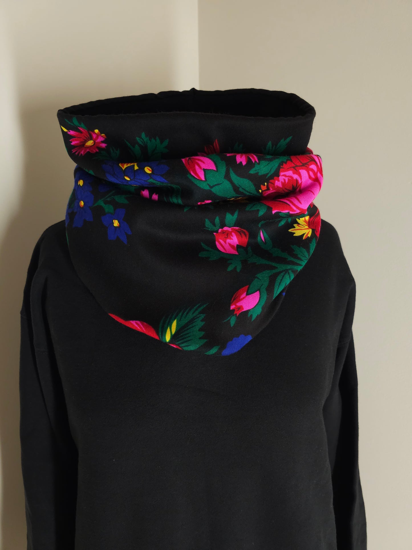 Granny Hanky Neckwarmer #1